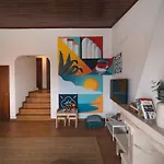 Hostal Gundi House *