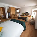 Gundi House Hostal *