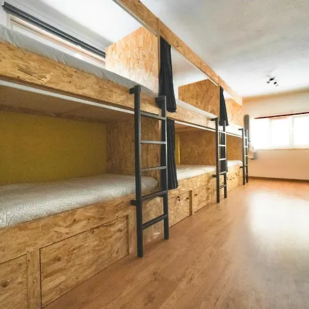 Hostel Gundi House