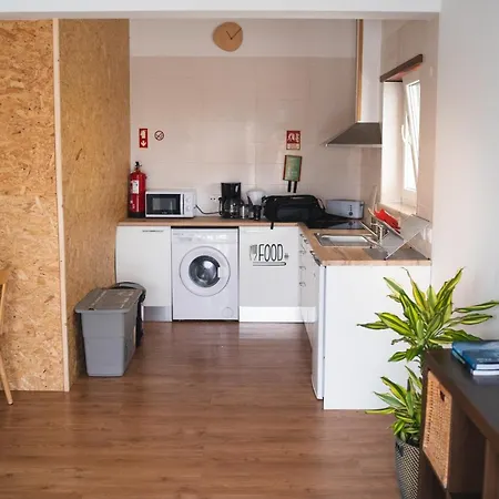 Hostel Gundi House Ericeira