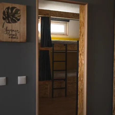 Hostel Gundi House Ericeira
