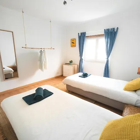 Gundi House Hostel Ericeira