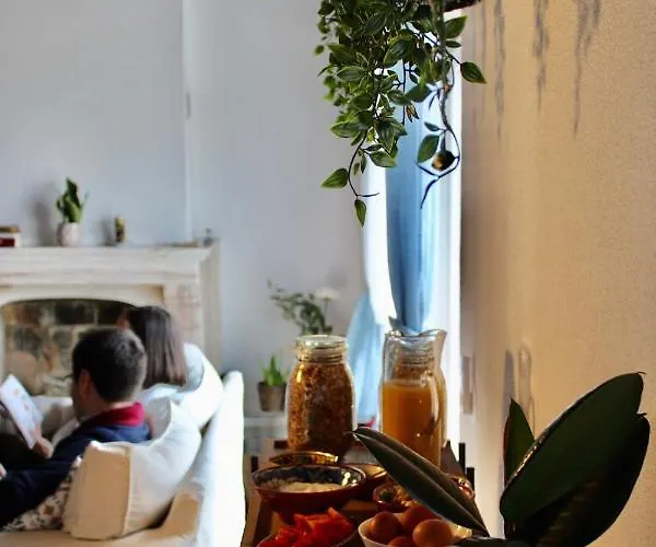 Gundi House Ericeira