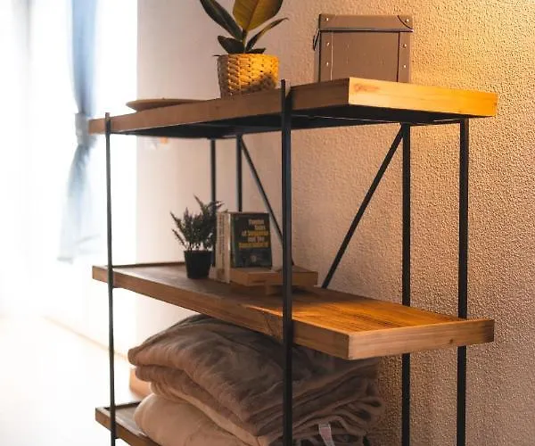 Hostal Gundi House *