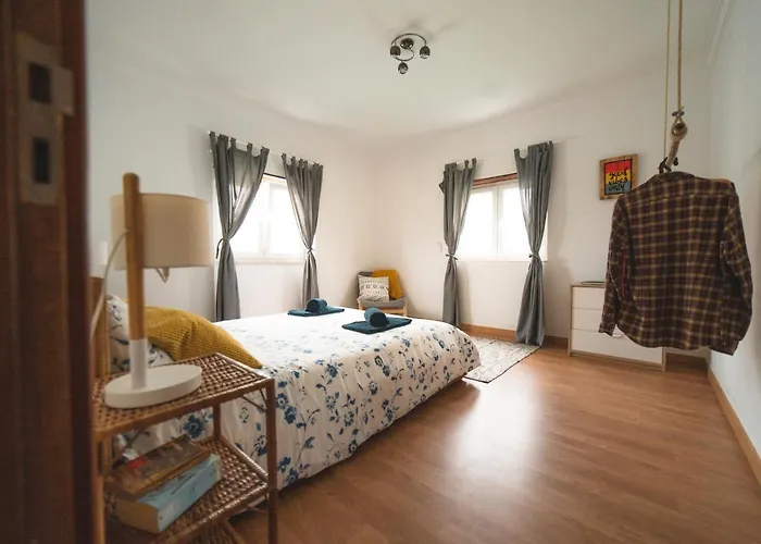 Gundi House Hostal Ericeira
